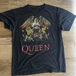 Vintage Queen band Black Graphic Tee